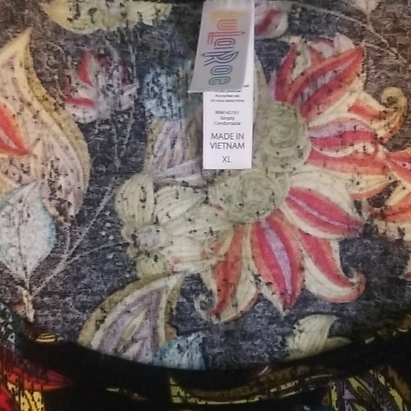 Lularoe classic r - Picture 2 of 3